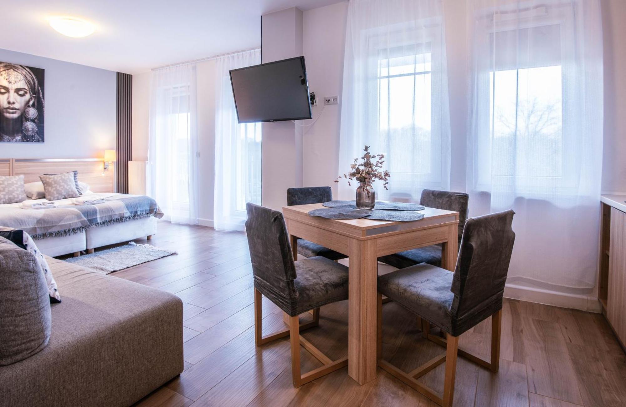 Apartamenty Na Wyspie - Aquamarina - Parking ชวีโนวิชแจ ภายนอก รูปภาพ